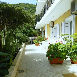 Ξενοδοχείο με διαμερίσματα Ariston, Πόρος